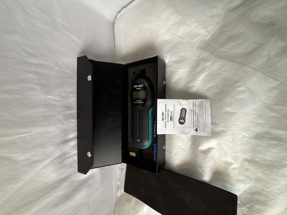 Cen-Tech Digital Photo Sensor Tachometer Model 66632 - Picture 3 of 3